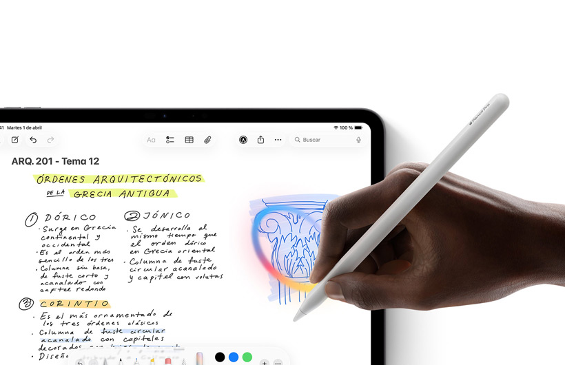 Una mano dibuja un círculo alrededor de un boceto en la app Notas del iPad con un Apple Pencil.