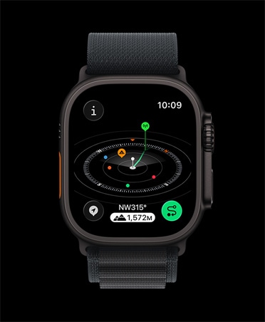 Apple Watch Ultra 3, fekete titántok, Iránytű app, megjelölt útpontok, szíj, fekete Alpesi pánt