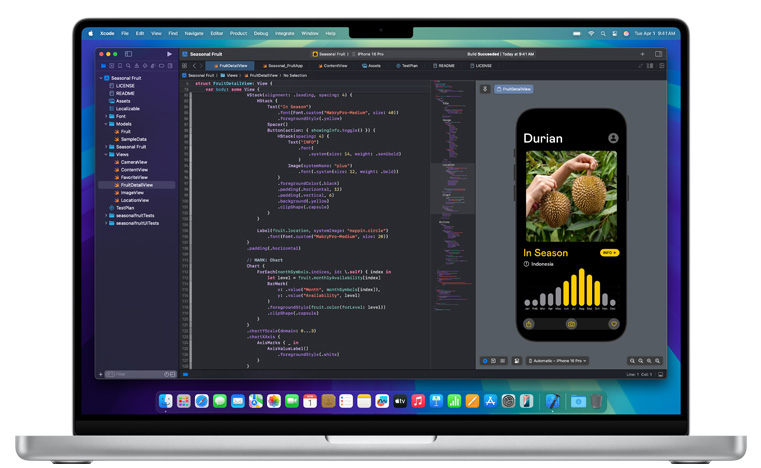 開いた状態のMacにXcodeアプリが表示されている