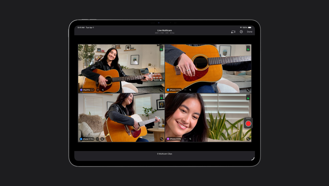 Écran d’iPad Pro 13 affichant Live Multicam avec quatre angles différents d’une personne jouant de la guitare à l’aide d’un iPad Pro et d’un iPhone 17 Pro