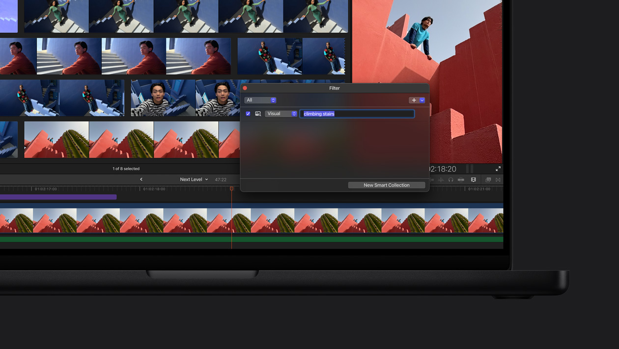 Écran de MacBook Pro 16, démo de la Recherche visuelle trouvant toutes les images d’homme ou de femme en train de monter des escaliers