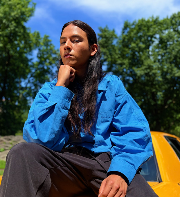 Foto einer Person, das mit dem Kamera Feature Porträts der nächsten Generation aufgenommen wurde