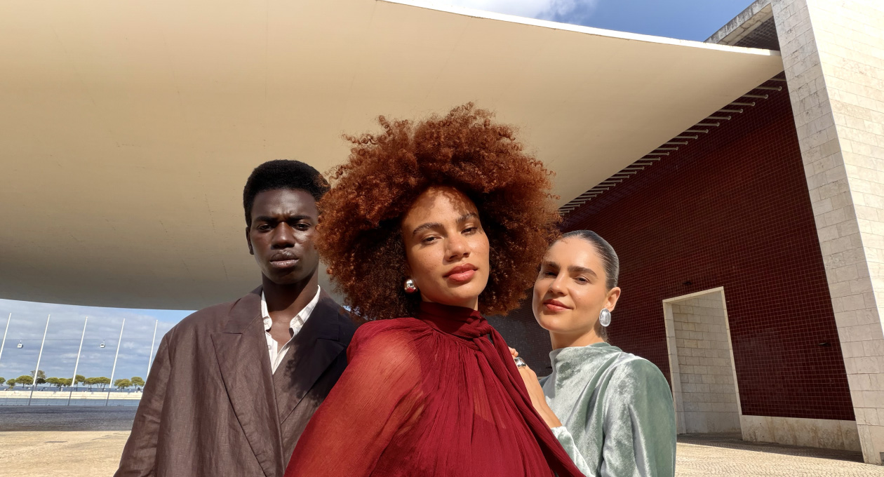 Das gerade verwendete Feature Automatische Ausrichtung für Fotos hebt die Gesichter von mehreren Personen hervor