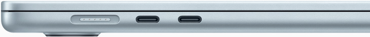 MacBook Air kreisā puse ar MagSafe portu un diviem Thunderbolt 4 portiem