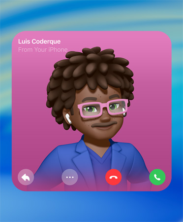 Affiche de contact dans FaceTime, Genmoji au centre, nom de la personne en haut à gauche, icônes pour envoyer un message, pour afficher plus d’options, pour raccrocher et pour répondre en bas de l’image